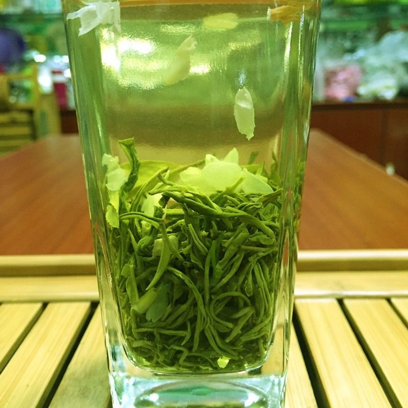 茉莉<a href=http://www.pinchajie.cn target=_blank class=infotextkey>花茶</a>飘雪_碧潭飘雪是茉莉<a href=http://www.pinchajie.cn target=_blank class=infotextkey>花茶</a>吗_茉莉碧潭飘雪是什么茶
